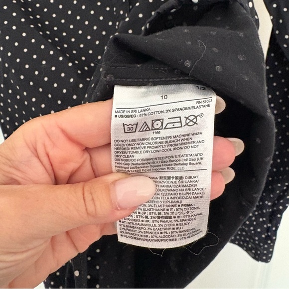 Banana Republic Women’s Black & White Polka Dot Tailored Non-Iron Shirt - Picture 6 of 9
